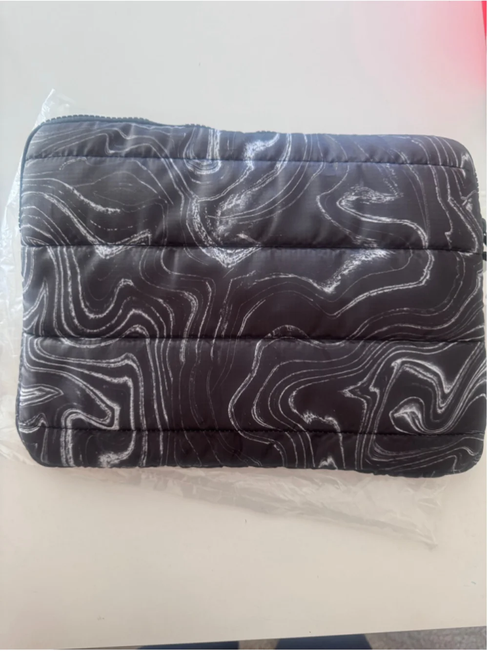 Heyday Laptop Sleeve 15 Inch Black White Marble Pattern